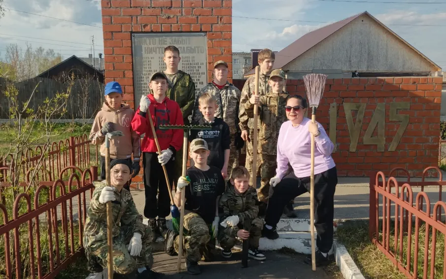 Память жива: в преддверии Дня Победы молодежь участвует в субботниках