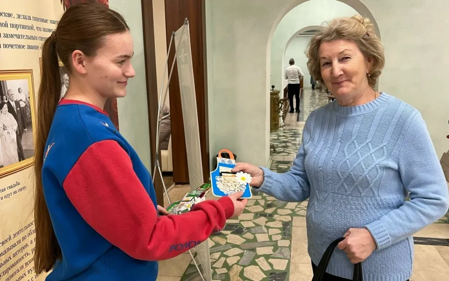 Библиотекари организовали акцию – сюрприз «Для мамы – с любовью»