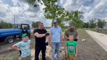 На площади Ленина в Кулебаках прошла акция по высадке деревьев