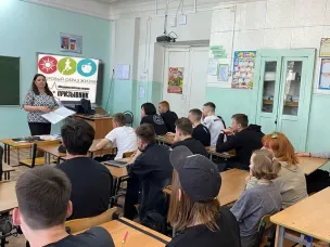 Сотрудники городской библиотеки пригласили студентов  на актуальный разговор – рекомендацию «Выбери НЕзависимость!»