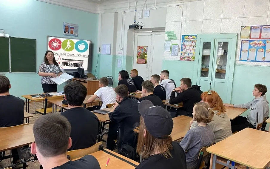 Сотрудники городской библиотеки пригласили студентов  на актуальный разговор – рекомендацию «Выбери НЕзависимость!»