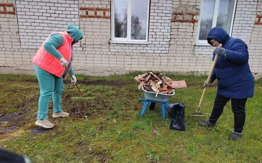 Всероссийский субботник. 30 апреля в Доме культуры с. Мурзицы состоялся весенний субботник