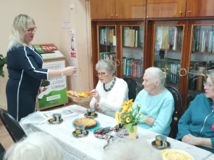 В городской библиотеке №2 состоялось очередное занятие членов клуба «Дачница»