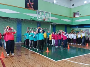 Спортивно-развлекательная программа для старшего поколения состоялась в спортшколе "Металлург"