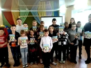 В преддверии летних каникул инспектор по пропаганде БДД ОГИБДД МО МВД России «Кулебакский» Ольга Хажметова рассказала детям о важности соблюдения правил дорожного движения