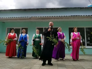 «Троицу гуляем – Троицу встречаем» - театрализованная концертная программа состоялась в селе Мурзицы