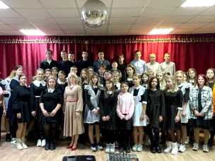 В рамках реализации программы «Пушкинская карта» в Доме культуры с. Ломовка прошёл поэтический вечер «Стихи, написанные сердцем».