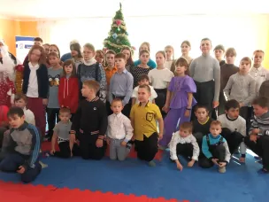 По инициативе объединения приемных семей «Ласковый ветер» в Кулебаках проводится  муниципальный конкурс новогодних поделок «Наряди елку!».