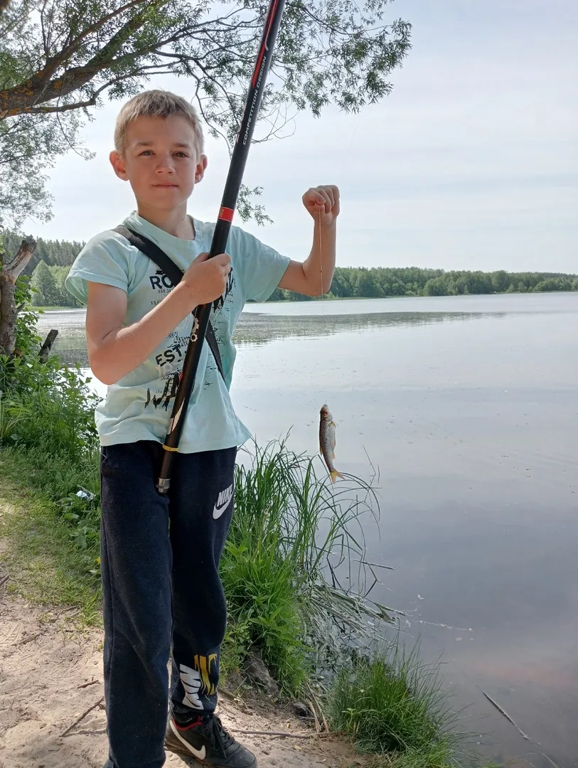 В рамках празднования Дня защиты детей на Устимском пруду прошли детские соревнования по ловле поплавочной удочкой