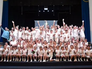 Для любителей и ценителей танцевального искусства состоялся отчетный концерт танцевального коллектива «VEPCAЛЬ»