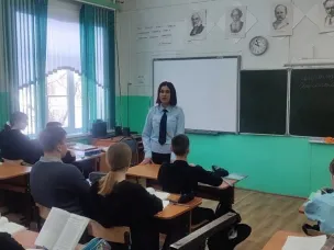 Сотрудники Госавтоинспекции информируют население о дорожной безопасности