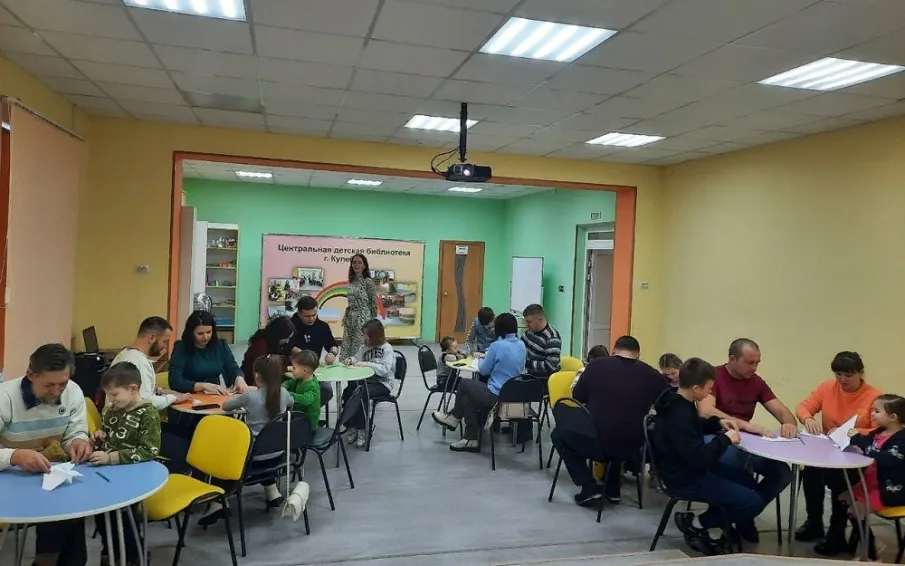 Праздничная игровая программа "А мой папа - молодец!" состоялась в библиотеке