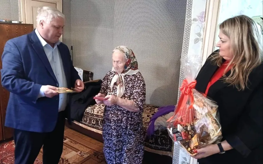 Продолжается вручение  юбилейных медалей «80 лет Победы в Великой Отечественной войне 1941 – 1945 г.г.»  ветеранам  войны - жителям городского округа город Кулебаки