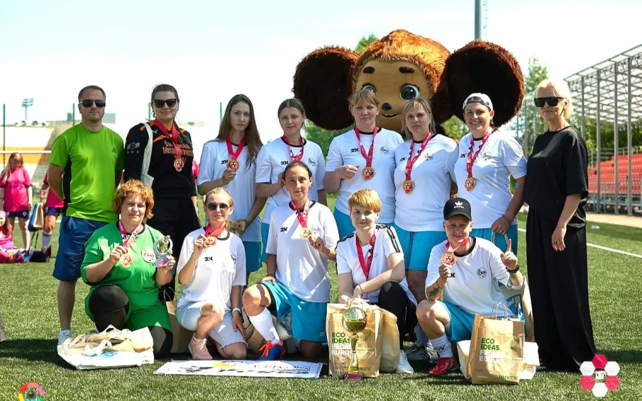 Кулебакская команда "Искра" стала победителем первой в истории нижегородской Лиги Футбольных Мам!