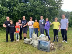В рамках ежегодной экологической акции «Вода России» проведена уборка территории пруда Устимский