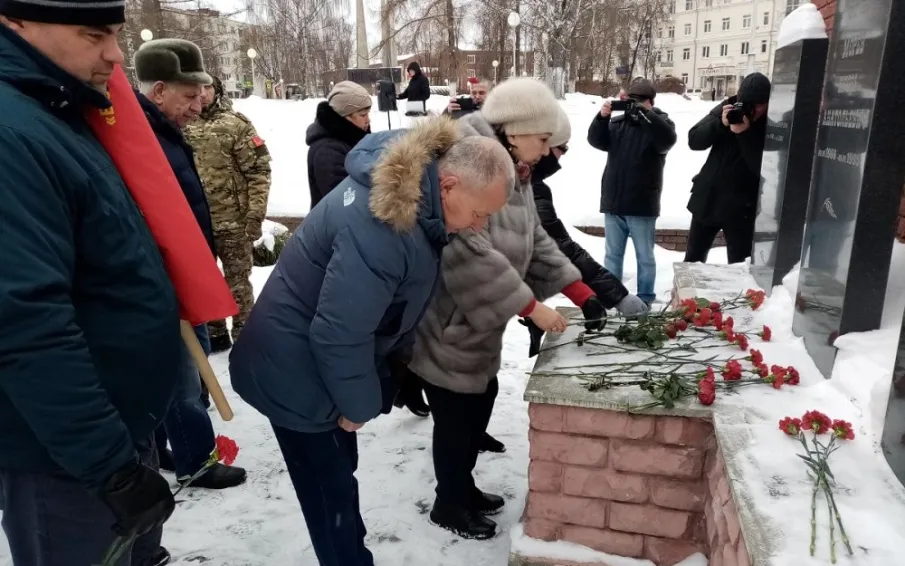 В округе почтили память земляков, погибших в военных локальных конфликтах, эта дата в календаре памяти - 11 декабря