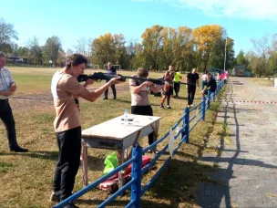 На городском стадионе прошли лично-командные соревнования по экспресс-полиатлону среди юношей допризывного возраста