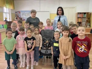 Сотрудники Госавтоинспекции провели информационно-пропагандистскую акцию «Автокресло детям!»