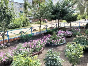 #КулебакиМойдворМоягордость.  Продолжаем наш рассказ о кулебачанах, которые устраивают цветники у многоквартирных домов