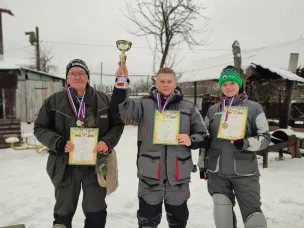 На Устимском пруду прошли открытые соревнования по ловле со льда на мормышку