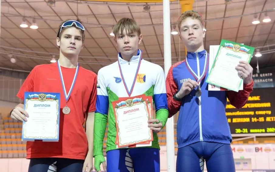 Воспитанник ФОКа взял серебро на соревнованиях ПФО по конькобежному спорту