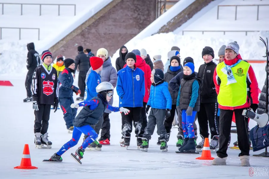 Около 400 нижегородцев стали участниками Всероссийских массовых соревнований по конькобежному спорту «Лед надежды нашей - 2026»