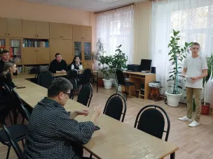 Участники клуба неформального общения «Все свои» познакомились с миром вексиллологии