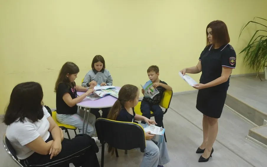 Детям напомнили о безопасном поведении на дорогах