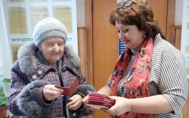 В Кулебаках продолжается вручение нагрудных знаков «Дети военного времени»