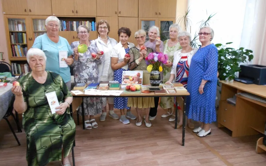 В городской библиотеке прошла фольклорно-познавательная программа «Три спаса – три запаса»