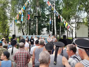 Когда история оживает в красках: как дети подарили новую жизнь морскому мемориалу в Кулебаках