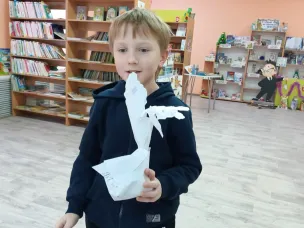 В  рамках Дня науки и техники для детей и юношества в Центральной детской библиотеке прошла творческая мастерская «Творим, выдумываем, изобретаем»