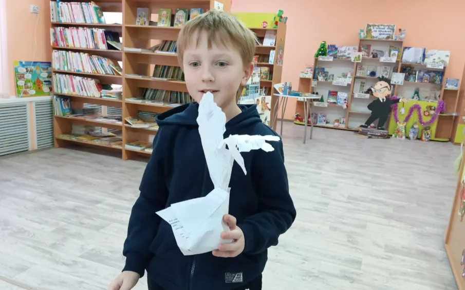 В  рамках Дня науки и техники для детей и юношества в Центральной детской библиотеке прошла творческая мастерская «Творим, выдумываем, изобретаем»