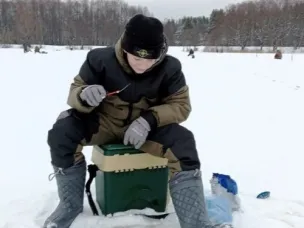 На Устимском пруду прошли лично-командные соревнования по ловле на мормышку