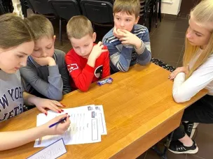 В округе прошла серия интеллектуальных игр "РосКвиз", посвящённая Дню защитника Отечества