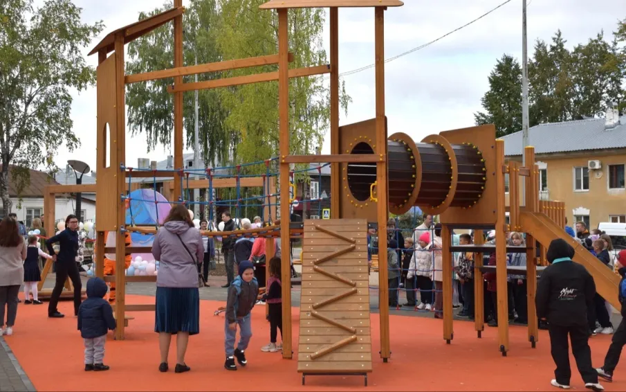 Доброе дело всегда значимо. На ул. Войкова обновили общественное пространство - Семейный сквер