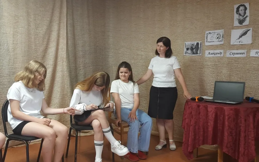 Для шилокшанской молодёжи был организован литературный вечер «Идут века, а Пушкин остается»