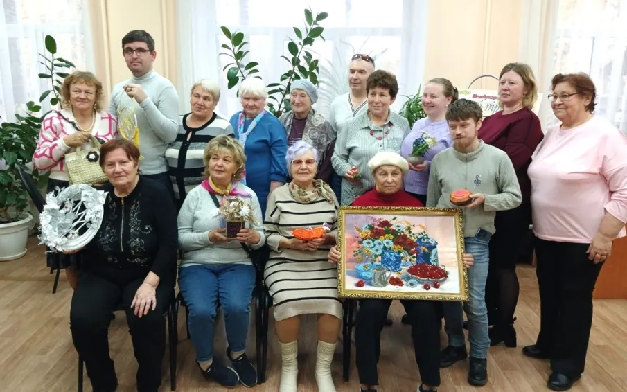 Городская библиотеке № 2 провела для клуба «Добрые встречи литературно-музыкальный триптих «Мы желаем счастья Вам»