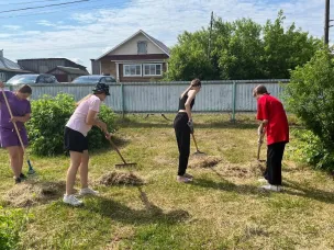 С 4 июня 2024 года начали свою работу трудовые подростковые бригады на базе образовательных организаций округа