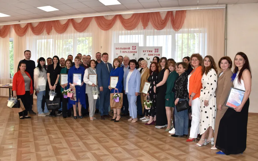 В преддверии Дня российского предпринимательства во Дворце культуры имени Дубровских состоялась церемония награждения лучших предпринимателей округа