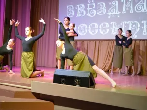 Юные артисты раскрыли творческие способности в муниципальном конкурсе «Звёздная россыпь»