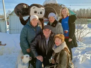 Волонтеры культуры и специалисты Дома культуры с. Мурзицы поздравили с Днем рождения Анатолия Даниловича Майлат