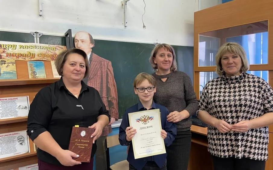 " Я лиру посвятил народу своему" - под таким названием прошел конкурс чтецов в Ломовской школе