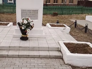 Активисты Совета ветеранов округа провели субботник на ул.Степана Разина