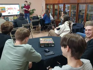 Посетители городской библиотеки с увлечением погрузились в мир настольных игр