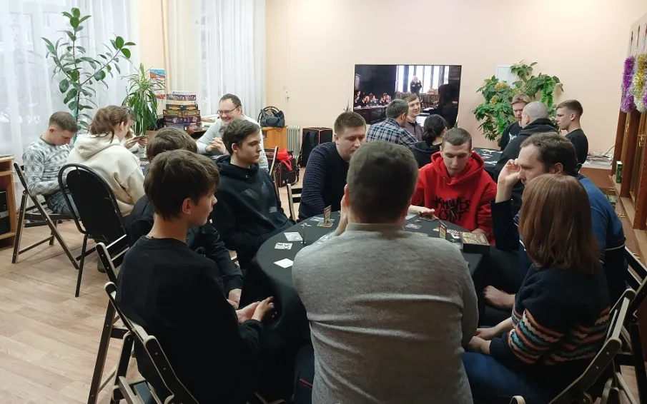 Участники клуба неформального общения «Все свои» сыграли в настольные игры