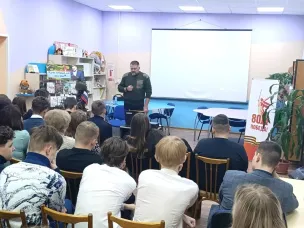 В библиотеке прошла встреча с участником СВО. «Артём Сычёв. Когда тетрадь как поле боя»