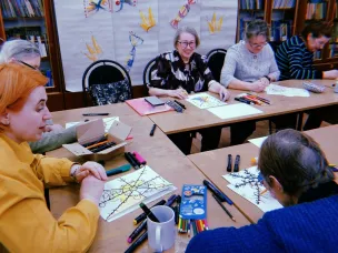 В Городской библиотеке № 2 создавали «нейроснежинки»