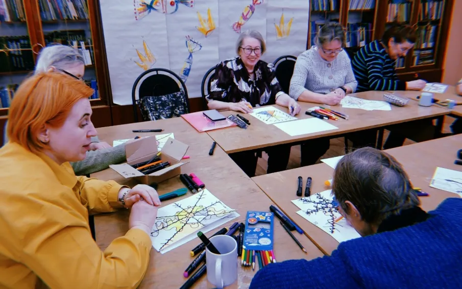 В Городской библиотеке № 2 создавали «нейроснежинки»