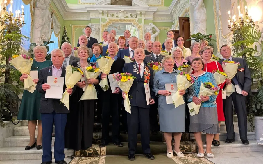 33 нижегородцам вручили памятные нагрудные знаки «Заслуженный ветеран Нижегородской области»